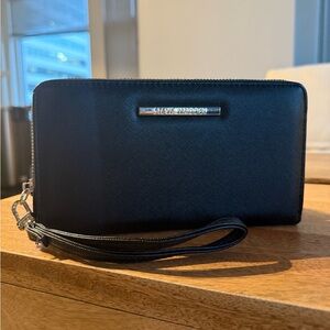 Steve Madden Elegant Black Wristlet